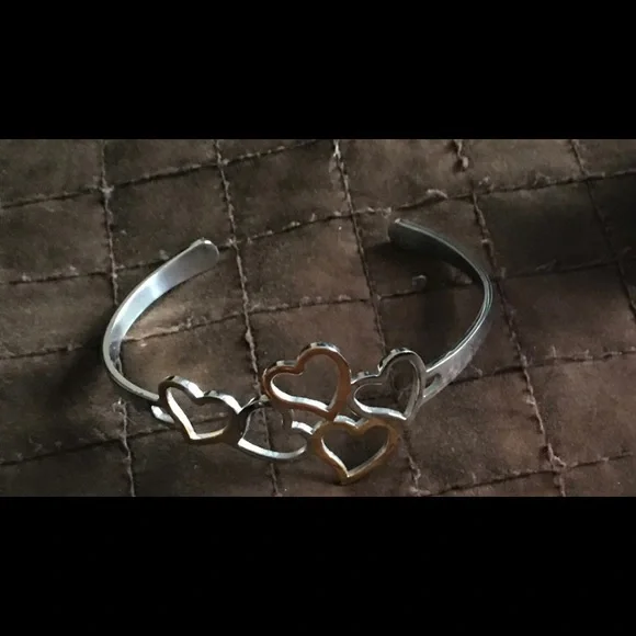 Multiple Heart Bangle - Picture 2 of 10